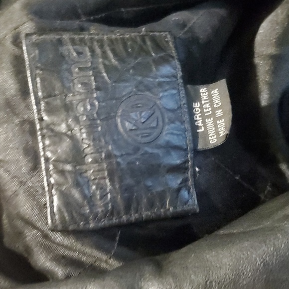 Leather jacket - Picture 2 of 6